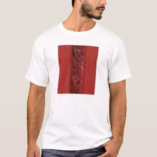 Tシャツを切り分けるマオリのKupe Tシャツ