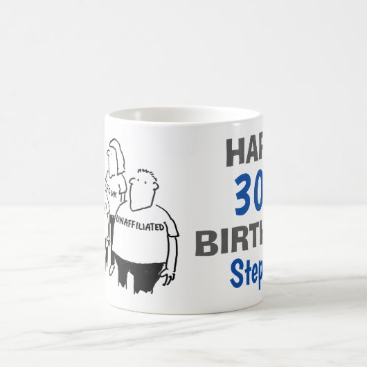 Tシャツを着た男は彼が無所属だと宣言する コーヒーマグカップ (中央)