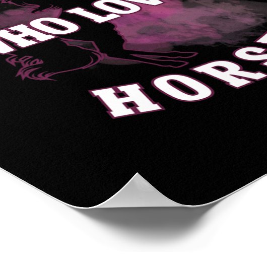 Tシャツを着た馬の運動好きな女の子 ポスター (角)