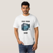 Tシャツを脱ぐ Tシャツ (正面フル)