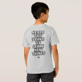 Tシャツ： Never Too Young（グレー） Tシャツ (裏面フル)