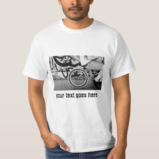 TシャツBMXバイクのスケートパーク落書きブラック Tシャツ (正面)