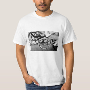 TシャツBMXバイクのスケートパーク落書きブラック Tシャツ
