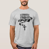 Tシャ生まれツと戦うカトリック教徒 Tシャツ (正面)