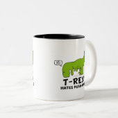 Tレックスはプッシュ・アップ-おもしろいなマンガのキャラクタ--を憎みます ツートーンマグカップ (正面右)