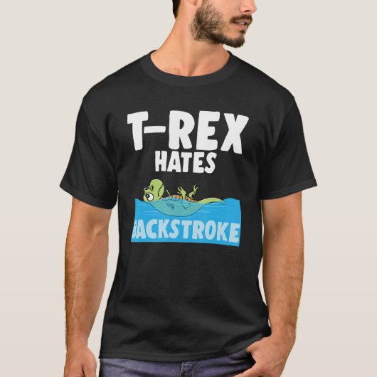 Tレックスは背泳ぎ恐竜おもしろいのスイを嫌う Tシャツ (正面)