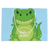 Tレックス恐竜の赤ちゃんシャワーブルー ラージペーパーバッグ (裏面)