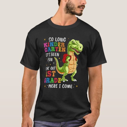 Tレックス長い幼稚園1年生を見る Tシャツ (正面)