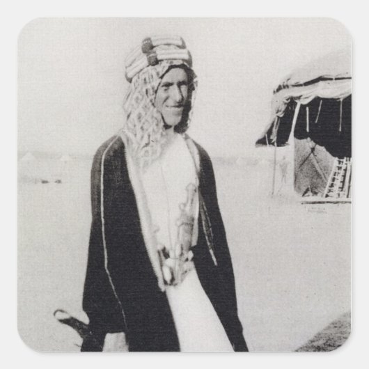 T. E. Lawrence in Arab Dress （B/w写真） スクエアシール (正面)