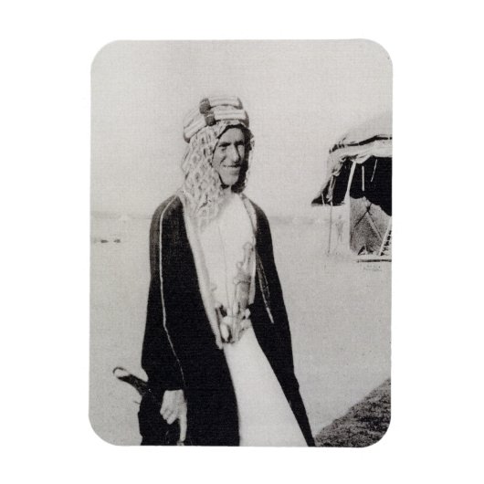 T. E. Lawrence in Arab Dress (B/w写真) マグネット (縦)