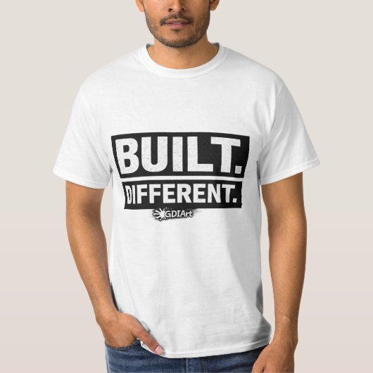 T-Shirt - BUILT DIFFERENT Tシャツ (正面)