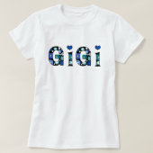 T-shirt gigi for grandma with hearts and flowers tシャツ (デザイン正面)