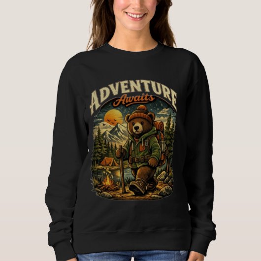 T-ShirtAdventure Awaits Vintage Bear Hiking Hoodie スウェットシャツ (正面)