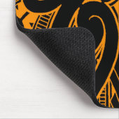 Ta Mokoの伝統的なマオリの入れ墨のデザインのkoruの形 マウスパッド (コーナー)