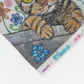 Tabby cat and flowers blanket  フリースブランケット (角)