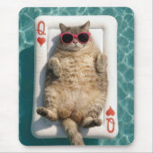 Tabby Cat Floating On Queen of Hearts Pool Float マウスパッド (正面)