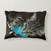Tabby Cat with Feather by Shirley Taylor アクセントクッション (裏面)
