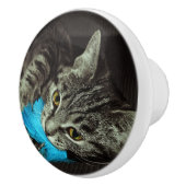 Tabby Cat with Feather by Shirley Taylor セラミックノブ (右)