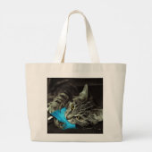 Tabby Cat with Feather by Shirley Taylor ラージトートバッグ (裏面)