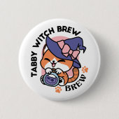 Tabby Witch Brew – Cute Halloween Cat Design 缶バッジ (正面)