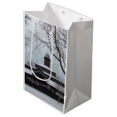 Tabernacle and Snow Gray Skies – マーサのブドウ畑 ミディアムペーパーバッグ (正面アングル)