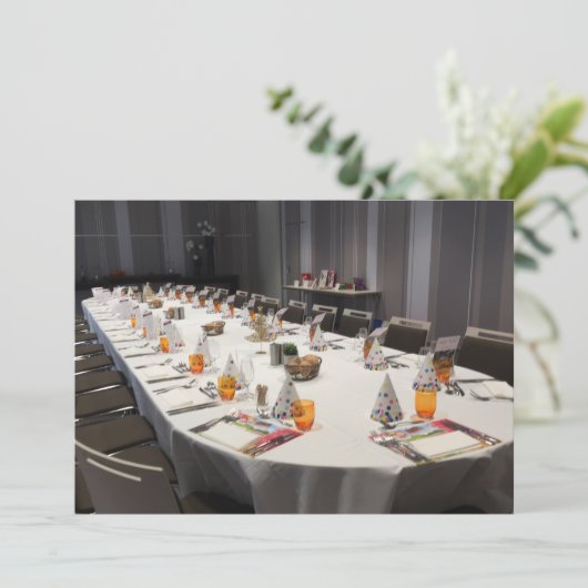 Table pour une invitation à un repas (スタンド正面)