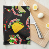 Taco Tuesday Hard and Soft Tacos Hot Sauce Black キッチンタオル (四つ折り)