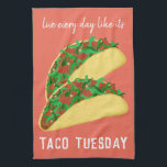 TACO TUESDAY REDのような毎日を生きる キッチンタオル<br><div class="desc">この飾おもしろいタコタオルを持つキッチン。引っ越し祝いパーティー素晴らしやアニバーサリーギフトを！そこカスタマイズで文字も追加。私の店の色やパターンのチェックと一致するキッチン物!</div>