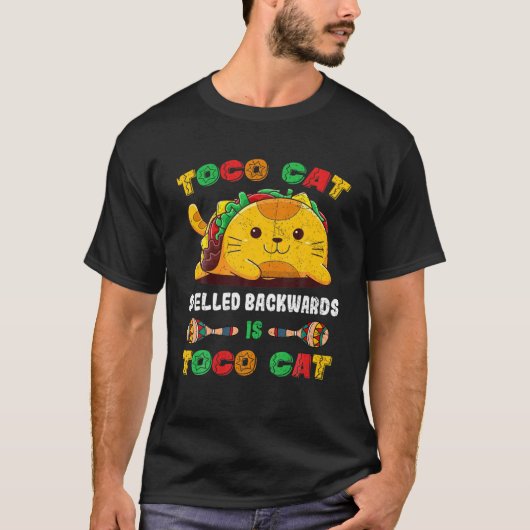 Tacocatの後ろ向きのスペルはTacoとCのタコカである Tシャツ (正面)