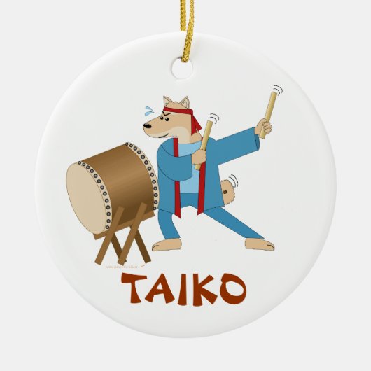 Taikoのドラム漫画犬のTaikoのドラマー セラミックオーナメント (正面)
