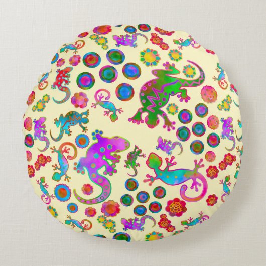 Tails from the Nursery at Sun Up ラウンドクッション (正面)