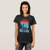 Take A Hike Retro Hiker Outdoors Trekking Nature H Tシャツ (正面フル)