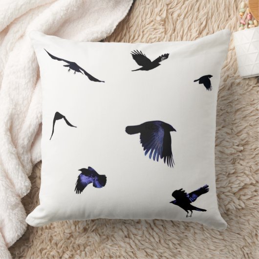 Take Flight Crow Throw Pillow クッション (ブランケット)