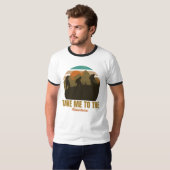 "Take Me To The Mountains" Retro Hiking Silhouette Tシャツ (正面フル)