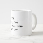 Take Small Steps Every Day – Minimalist Motivation ジャンボコーヒーマグカップ (正面右)