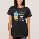 talk about kpop and sip bubble tea Kpop merch Tシャツ (正面)