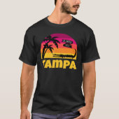 Tampa Florida Retro Sunset And Alligator Tシャツ (正面)
