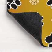 Tan and black paw print on a gold background #2 マウスパッド (コーナー)