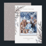 Tan & Gray Winter Botanics水彩写真 シーズンカード<br><div class="desc">このエレガントクリスマスフォトカードは黄褐色と灰色の水色の冬の植物を特徴としている。この美しいホリデーカードを縦写真でパーソナライズ。あいさつ読つき「季節のあいさつ」</div>