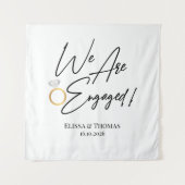 Tapiz We Are Engaged! Backdrop タペストリー (正面)