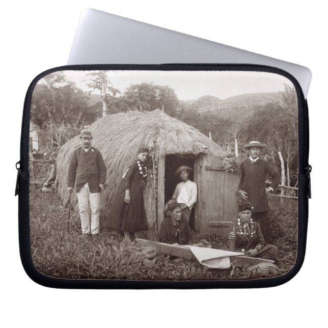 Tappaを、天然布作ります、c.1875 (セピア色の写真) ラップトップスリーブ (正面)