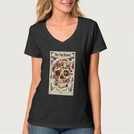 Taratcard The Gardener  Mystical and Whimsical Tシャツ (正面)