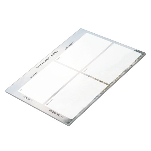 Task Priority and planner Matrix (mountain) ノートパッド (アングル)