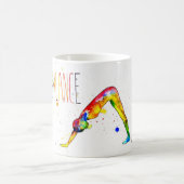 Tasse im Yoga-Aquarell-Design コーヒーマグカップ (中央)