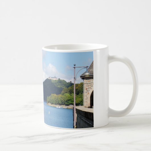 Tasse mit Foto vom Edersee und Schloß Waldeck コーヒーマグカップ (右)