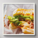 Tasty Moment – Burger Pop Art Print 貼ってはがせるフォトタイル<br><div class="desc">Capture the delicious imperfection of a moment with this close-up of a half-eaten burger. The vivid layers of lettuce,  onion,  and juicy patty create a bold pop-art style image that's both fun and mouth-watering. A unique piece for kitchens,  diners,  or anywhere food lovers gather.

食べかけのバーガーが切り取る、おいしい“瞬間”のリアリズム。
シャキッとしたレタス、ジューシーなパティ、カラフルな層が重なるこのアートは、ポップでユーモアのある一枚。
キッチンやダイナー、食にこだわる空間にぴったりの、ちょっと個性的な一品です。</div>