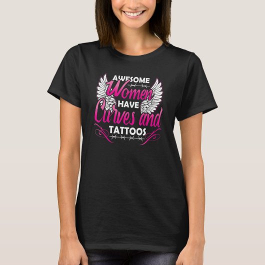 Tattoo Artist女素晴らし性は曲線と入れ墨を持つ Tシャツ (正面)