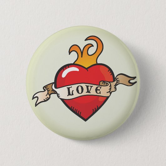 Tattoo Loveハートと炎とバナーボタン 缶バッジ (正面)