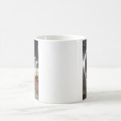 Tatyed Perfuming the Black Stone コーヒーマグカップ (中央)