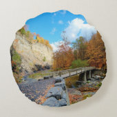 Taughannockは公園州立下ります ラウンドクッション (裏面)